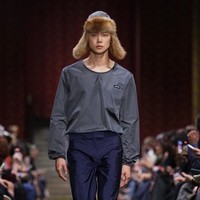 Tak sedikit netizen yang memuji Yeonjun TXT terlihat natural bak model sungguhan. Kepada penggemar di Bubble, Yeonjun mengaku tidak terlalu gugup saat berjalan di runway bahkan tidak latihan sebelumnya. Foto: dok. X