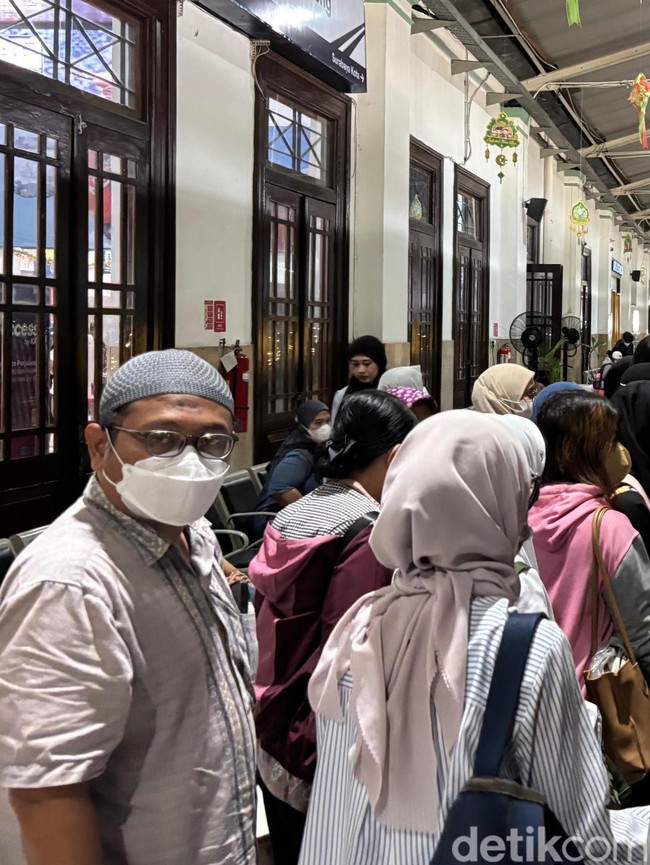 Belasan Ribu Penumpang Mulai Mudik dari Stasiun Daop 8 Surabaya
