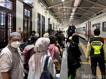 Belasan Ribu Penumpang Mulai Mudik dari Stasiun Daop 8 Surabaya