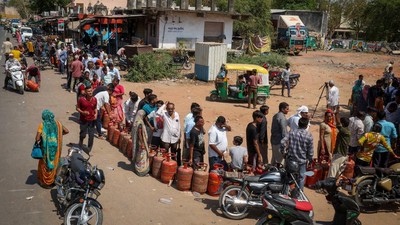Antrean LPG Mengular di India Akibat Gangguan Pasokan Energi
