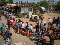 Antrean LPG Mengular di India Akibat Gangguan Pasokan Energi