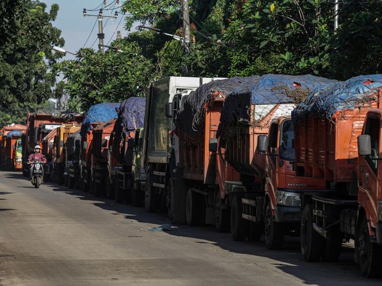 TPST Bantargebang Ditutup, Antrean Truk Sampah Capai 8 Km