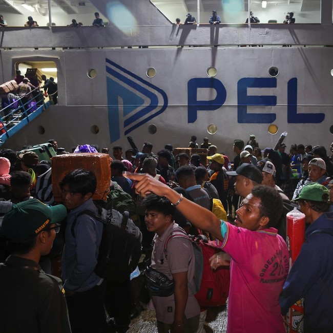 Mudik Lebih Awal, 1.100 Penumpang Berangkat dari Pelabuhan Manokwari