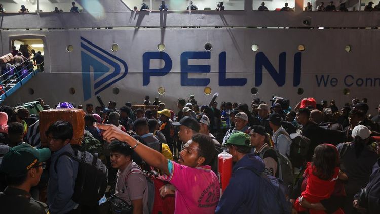 Mudik Lebih Awal, 1.100 Penumpang Berangkat dari Pelabuhan Manokwari