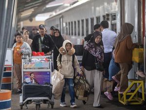 Arus Mudik Mulai Terasa di Stasiun Kertapati Palembang