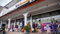 PT KAI Divre III Palembang mencatat penjualan tiket kereta api untuk masa Angkutan Lebaran terus meningkat. ANTARA FOTO/Nova Wahyudi  