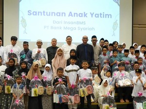 Bank Mega Syariah Salurkan 2.800 Paket Sembako dan Santunan untuk 200 Anak Yatim