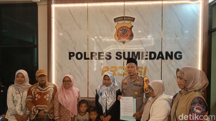 Bocah yang viral kembali pulang ke Sumedang difasilitasi Polres Sumedang.