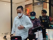 Terjaring OTT KPK, Bupati Cilacap Dibawa ke Jakarta Malam Ini