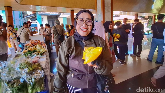 Eka Rekawati (41), warga Legok Kole, Desa Karamat Mulya, Kecamatan Soreang, saat ditemui detikJabar, Jumat (13/3/2026).