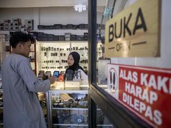 Jelang Lebaran, Bisnis Sewa iPhone di Cimahi Diserbu Pelanggan