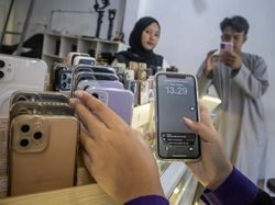 Jelang Lebaran, Bisnis Sewa iPhone di Cimahi Diserbu Pelanggan