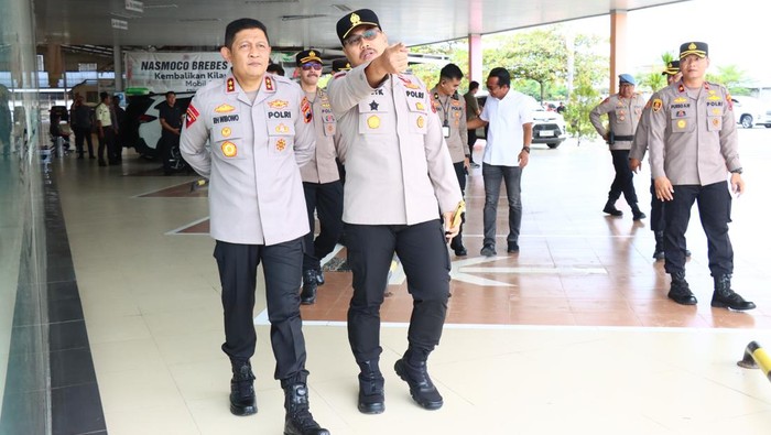Kapolda Jateng, Irjen Ribut Hari Wibowo, mengecek program Valet and Ride di Brebes, Jumat (13/3/2026).