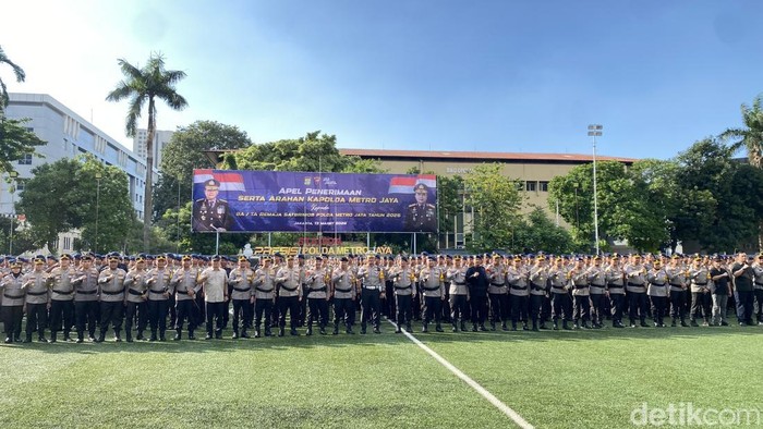 Kapolda Metro ke 1.000 Bintara-Tamtama Brimob: Kunci Kehormatan Institusi di Tangan Mereka