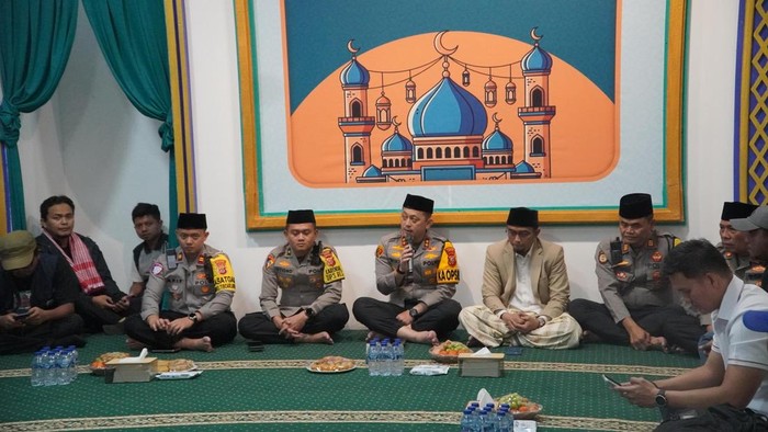 Kapolres Bogor Berbagi Empati, Buka Puasa Bersama dan Takjil Gratis di Pos Gadog