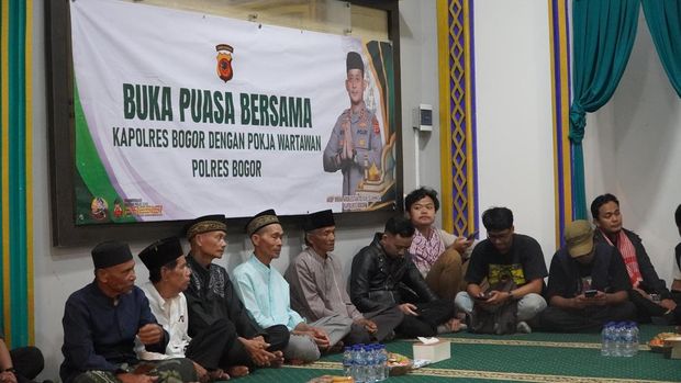 Kapolres Bogor Buka Bersama dan Bagikan Takjil