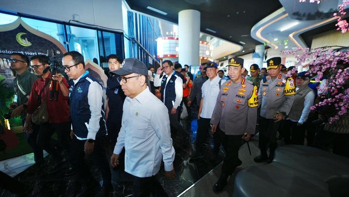 Kapolri dan sejumlah menteri mengecek persiapan mudik Lebaran di Pelabuhan Merak (dok. Istimewa)