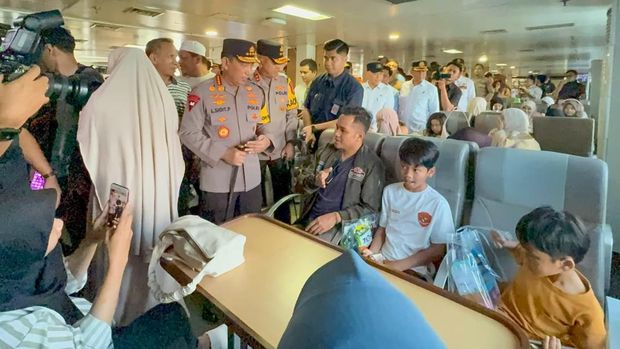 Kapolri dan sejumlah menteri mengecek persiapan mudik Lebaran di Pelabuhan Merak (dok. Istimewa)