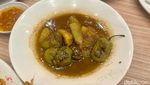 Gurihnya Ayam Lengkuas hingga Lembutnya Ayam Kukus Ada di Legenda Tiga Ayam