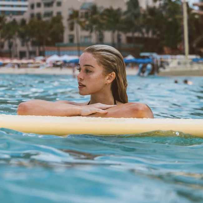 Kenalin Nih Penjaga Pantai Penerus Pamela Anderson!