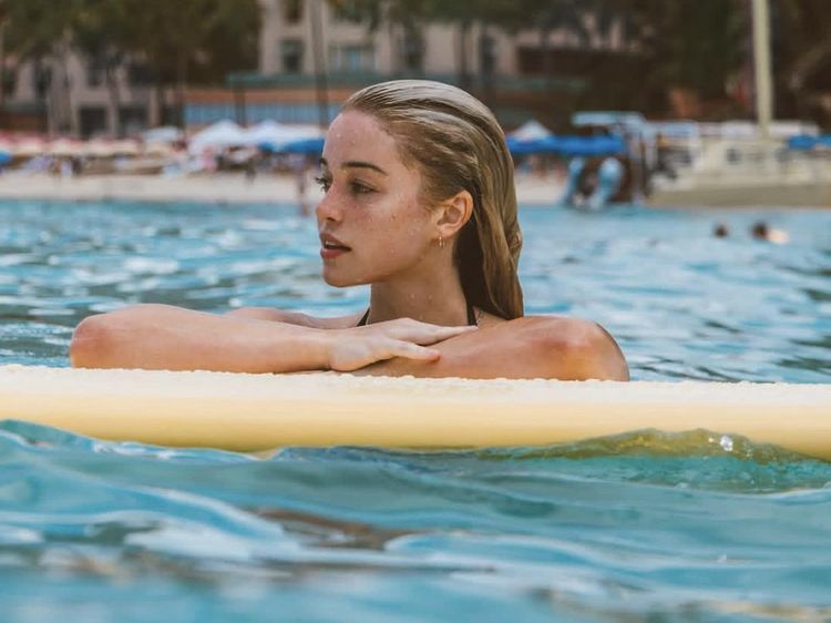 Kenalin Nih Penjaga Pantai Penerus Pamela Anderson!