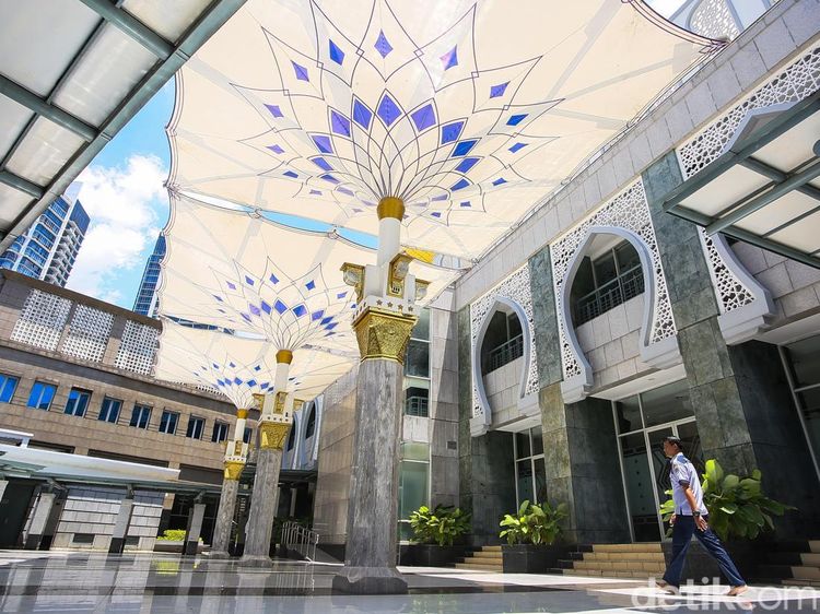 Masjid Assahara Hadirkan Nuansa Masjid Nabawi