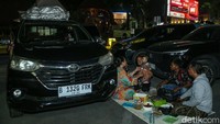 Rest area tersebut menjadi salah satu titik favorit bagi para pemudik untuk melepas lelah sekaligus berbuka puasa sebelum melanjutkan perjalanan menuju kampung halaman.