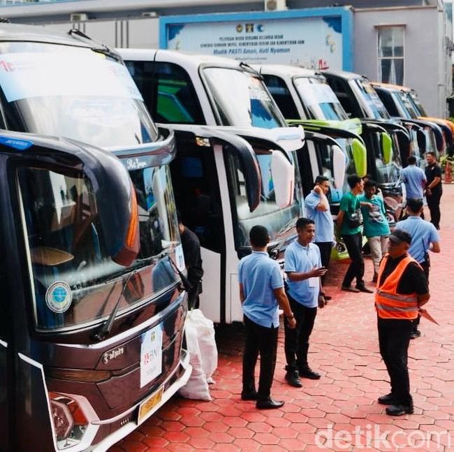 Mudik Aman dan Nyaman, 400 Peserta Dilepas dari Kementerian Hukum