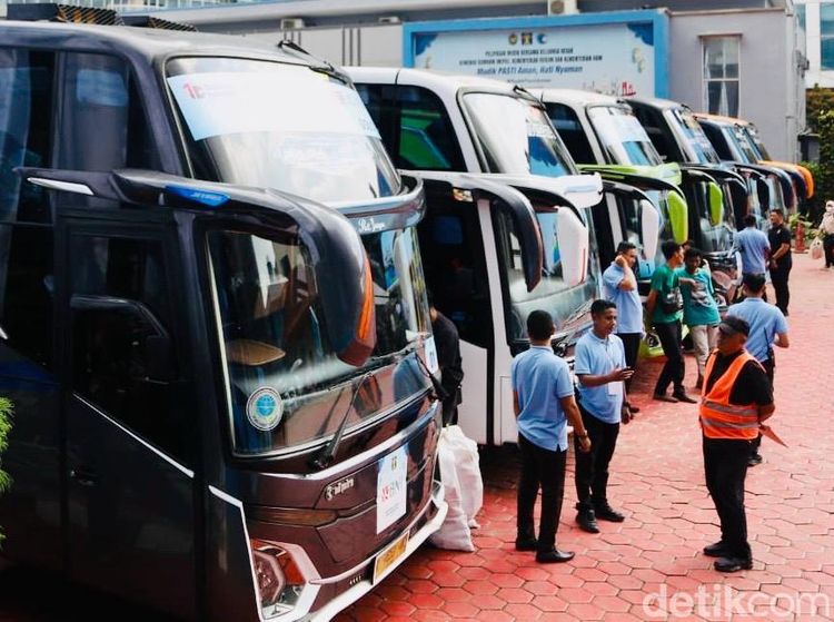 Mudik Aman dan Nyaman, 400 Peserta Dilepas dari Kementerian Hukum