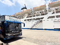 Video: Pelabuhan Tanjung Priok Masih Ramai Dipadati Pemudik