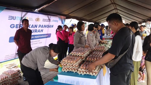 Pasar murah Polres Gianyar di lahan bekas pasar umum Blahbatuh diserbu warga, Jumat (13/3/2026). (Dok Polres Gianyar)