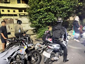 Patroli Polisi Bubarkan Balap Liar di Jaktim, 3 Motor Diangkut