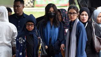 Ibunda Vidi Aldiano Doakan Sheila Dara Bisa Jalani Kehidupan Lebih Kuat