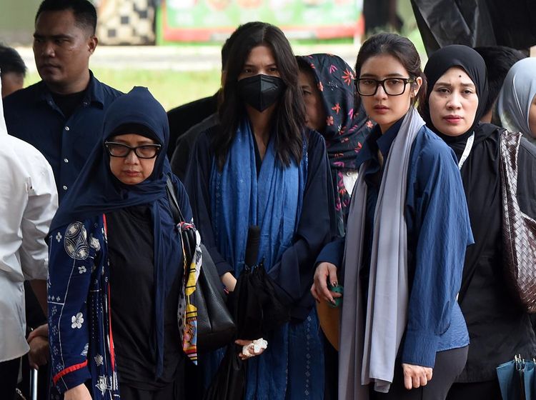 Ibunda Vidi Aldiano Doakan Sheila Dara Bisa Jalani Kehidupan Lebih Kuat