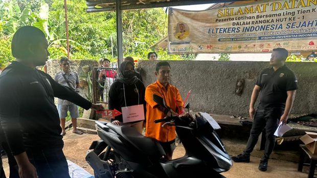 Reka ulang kasus suami bunuh istri siri di Limo, Depok, Jumat (13/3/2026).