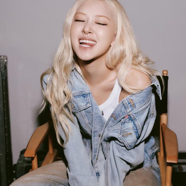 Pesona Rose BLACKPINK Jadi Global Ambassador Levis, Desain Koleksi Spesial