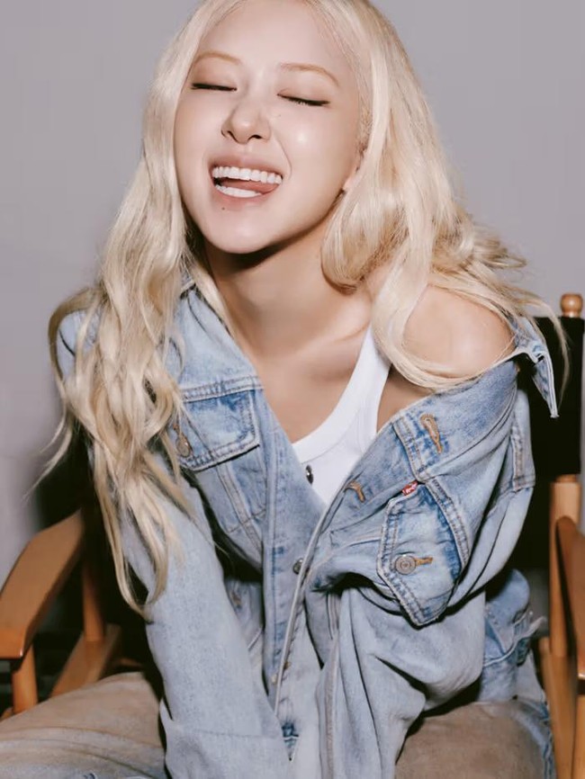 Pesona Rose BLACKPINK Jadi Global Ambassador Levis, Desain Koleksi Spesial