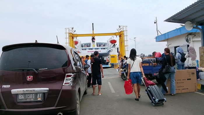 Suasana di Pelabuhan Tanjung Api-Api
