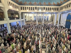 25 Ribu Jemaah Ikuti Qiyamul Lail Malam ke-23 Ramadan di Masjid Al Akbar