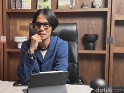 Angga Dwimas Sasongko Soal AI: Alat Produktivitas Bukan Kreativitas