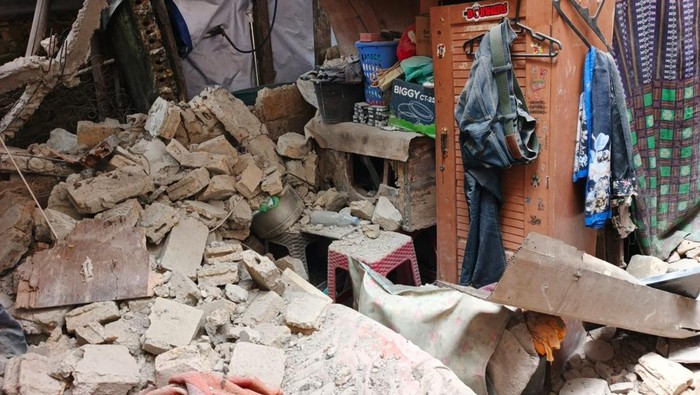 Tragedi Tembok Rumah di Bogor: 2 Orang Terluka, Warga Berduka