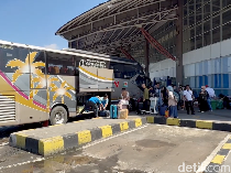 Video: H-7 Lebaran, Terminal Pulogebang Mulai Dipadati Pemudik