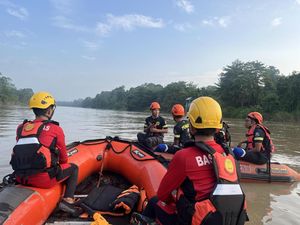 Pria di PALI Tenggelam di Sungai Lematang Usai Terpeleset Saat Duduk di Jembatan