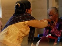 Manulangi, Tradisi Batak Memberi Makan Orang Tua sebagai Bentuk Bakti Anak