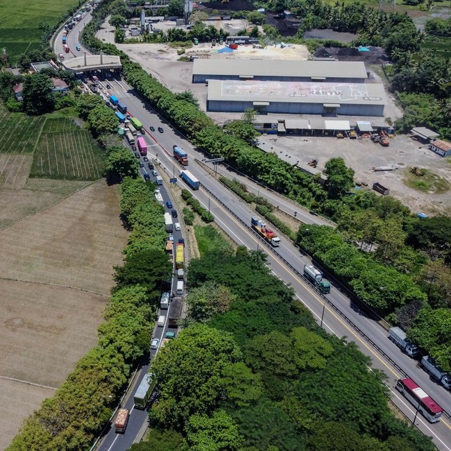 Truk Tak Boleh ke Merak, Dialihkan ke Pelabuhan Ciwandan