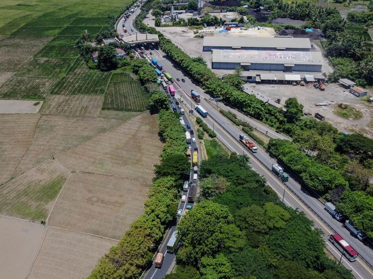 Truk Tak Boleh ke Merak, Dialihkan ke Pelabuhan Ciwandan