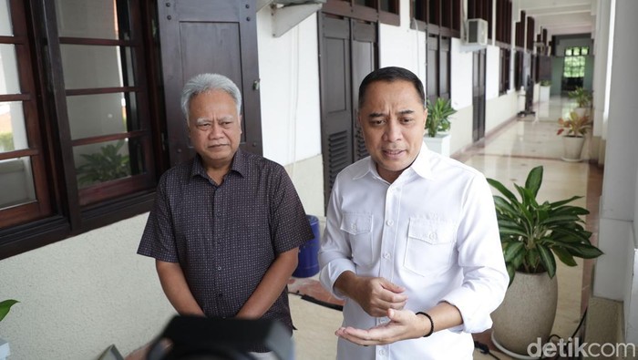 Walli Kota Surabaya Eri Cahyadi memastikan para PPPK Paruh Waktu di Surabaya tetap dapat THR meski masa kerja baru 2 bulan.