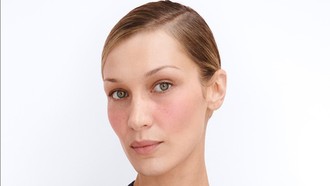 Bella Hadid Jadi Global Ambassador Pertama Prada Beauty