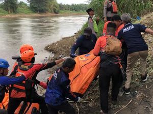 Mayat Diduga Pemilik Motor di Jembatan Pungging Mojokerto Ditemukan