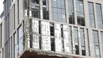 Terkena Serpihan Drone, Fasad Gedung di Dubai Financial Centre Rontok